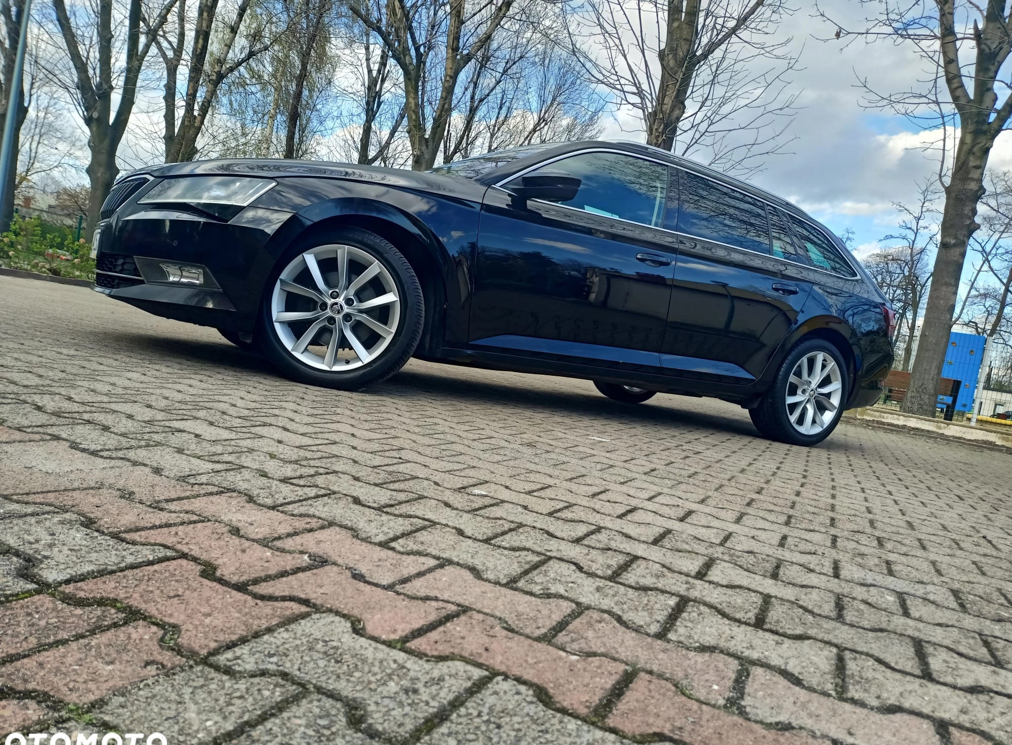 Skoda Superb cena 87900 przebieg: 190000, rok produkcji 2018 z Grybów małe 742
